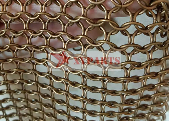 Pleciona siatka o średnicy 1,5 mm z drutu miedzianego do dekoracji w tle
